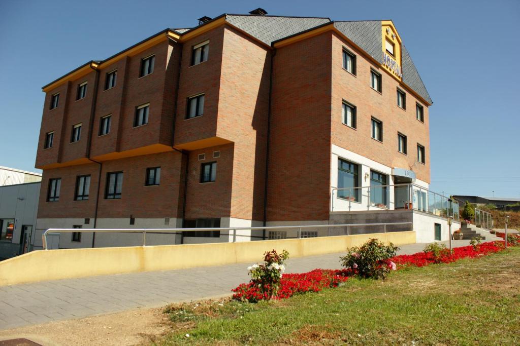 Hostal Tio Pepe II Bembibre  Extérieur photo